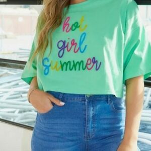 NWT Peach Love California Hot Girl Summer Oversized Crop Top - Size: Large green